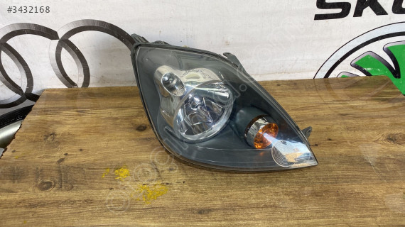 FORD FİESTA SAĞ FAR ORJİNAL ÇIKMA