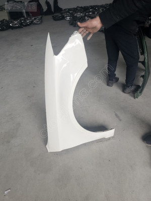 2013/2019 AUDİ A3 SEDAN BEYAZ SAĞ ÖN ÇAMURLUK ORJINAL BOYASIZ