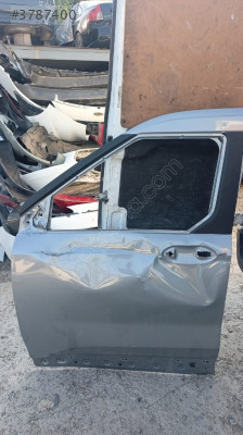 FORD COURİER SOL ÖN KAPI ORJİNAL ÇIKMA 2024