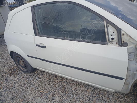 Ford Fiesta Van Sağ ön kapı
