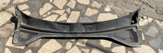Audi A3 Ön Cam Izgarası 8V0819915 - Oto Çıkma Parçaları