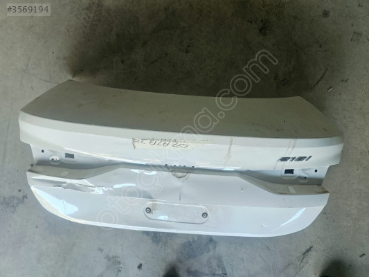 BMW 2 SERİSİ 218 BEYAZ BAGAJ KAPAĞI ORJINAL LOKALLIK
