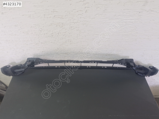 W205 C200 ÖN TAMPON IZGARASI ALT BRAKETİ SIFIR 2014-2018