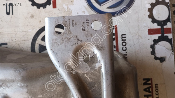 5Q08044121B Passat B8 şase demiri ve alt sacı