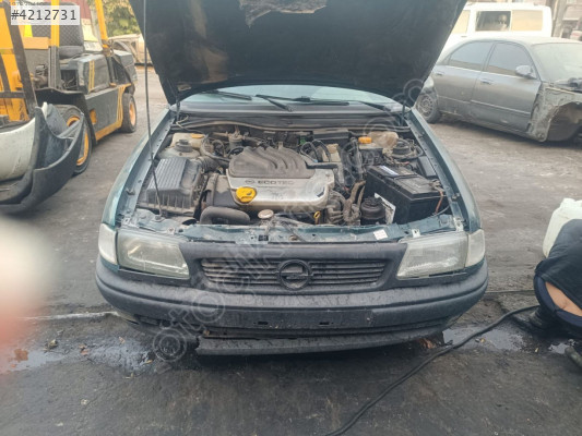 Opel Astra kaput camurluk