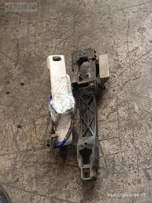 Nissan Qashqai sağ ön kapı kolu