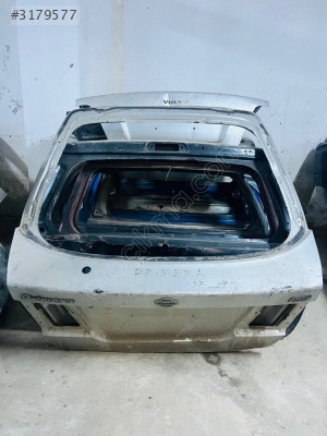 Nissan Primera çıkma arka bagaj kapağı