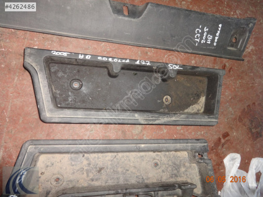 TOYOTA COROLLA HB 2006 ÇIKMA İSTETME YANI PLASTİĞİ SOL