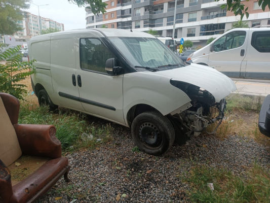 Fiat Doblo Sağ Ön Kapı - Geniş Aile Dolu Çıkma Parça