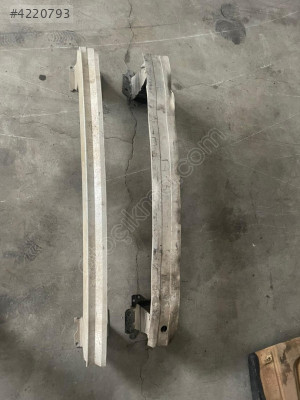 AUDİ A3 SPORTBACK TAMPON DEMİRİ ORJİNAL ÇIKMA