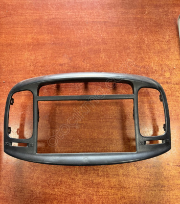 Hyundai Accent ERA Teyp Çerçevesi - Dünya Oto Çıkma Adana