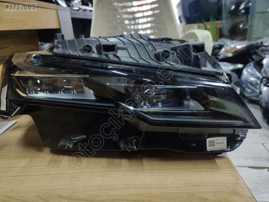 Peugeot 308 sağ lazer far sıfır hatasız