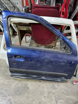 RENAULT CLİO SAĞ ÖN KAPI