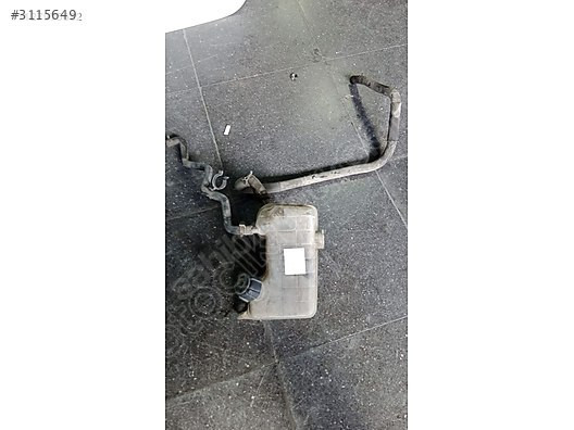 Renault scenic2 1.5dci yedek su deposu borular üzerinde komple 1