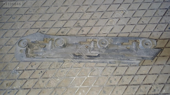 2004-2011 Volkswagen Caddy ön tampon sağ bağlantı braketi