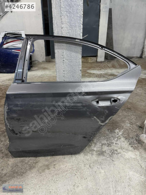 SKODA OCTAVİA SOL ARKA KAPI ORİJİNAL ÇIKMA 2020-2024
