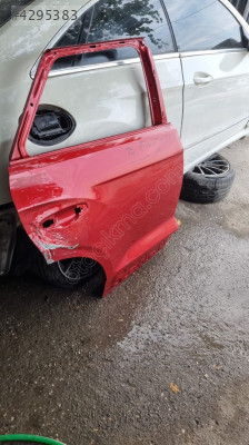 Wolksvagen t.roc 2023 model sag arka kapi