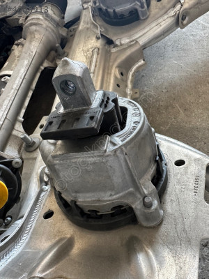 BMW G60 520İ MOTOR TAKOZU ORJİNAL ÇIKMA