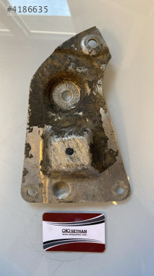 8D0399542E vw passat b5 şanzıman kulağı ara bağlantı sacı