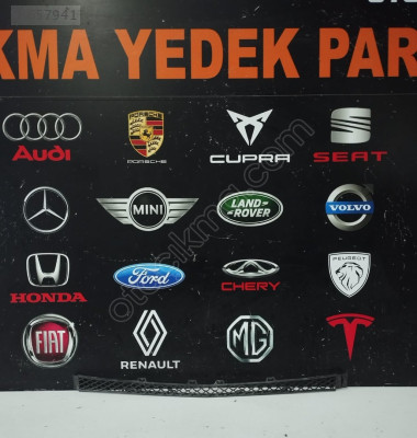 MERCEDES-BENZ C SERİSİ W206 ÖN TAMPON IZGARASI