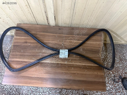 FORD FİESTA ARKA CAM LASTİĞİ 97-01 MODEL HATCBACK ORJİNAL ÇIKMA