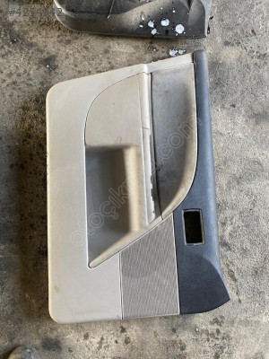 Toyota Avensis sol ön kapı döşemesi