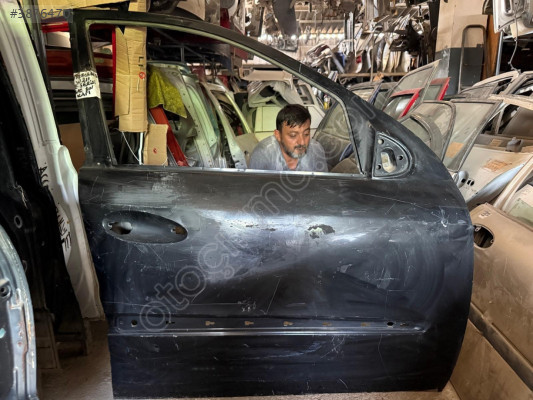 MERCEDES ML SAĞ ÖN KAPI ORJİNAL ÇIKMA , MERCEDES JEEP SAĞ ÖN KAPI