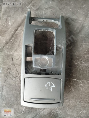 AUDİ A6 C6 ORTA KONSOL BAKALİTİ ORJINAL HATASIZ ÇIKMA