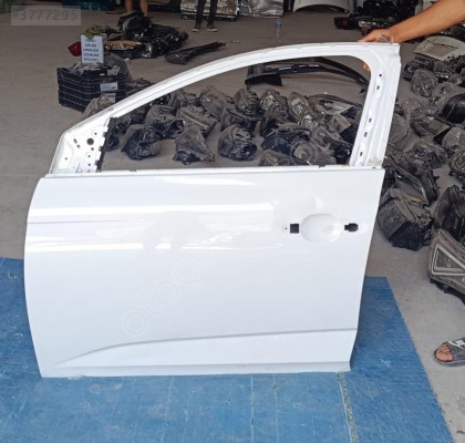 RENAULT MEGAN 4 BEYAZ SOL ÖN KAPI ORJINAL BOYASIZ