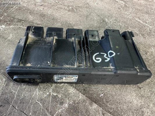 8638551-04 BMW 530 G30 SİGORTA BESLEYİCİ DAĞITICI BEYİN