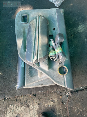 Daihatsu Applause kapı döşemesi