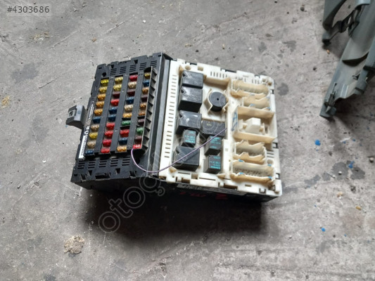 Renault megane 1 sigorta tablası