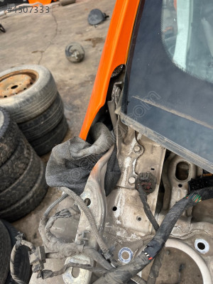 KİA CERATO KAPUT MENTEŞESİ