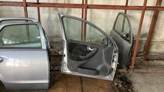 Opel Corsa C4 kapı döşemesi orijinal temiz