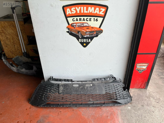TOYOTA COROLLA ÖN TAMPON IZGARASI ORJİNAL