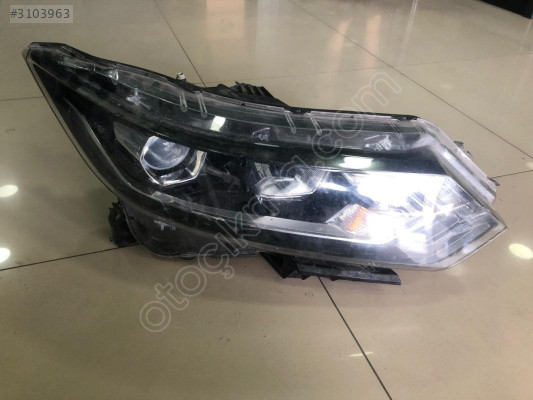NİSSAN QASHQAİ J11 MAKYAJLI SAĞ FAR