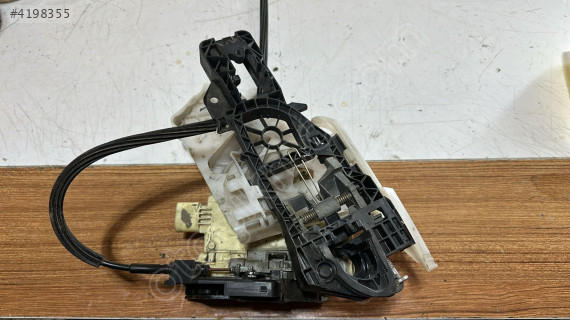 WV PASSAT B6 SOL ARKA KAPI KİLİDİ KAPI MEKANİZMA ORJ ÇIKMA