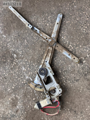 Mitsubishi L300 elektirikli sol ön cam kirkosu