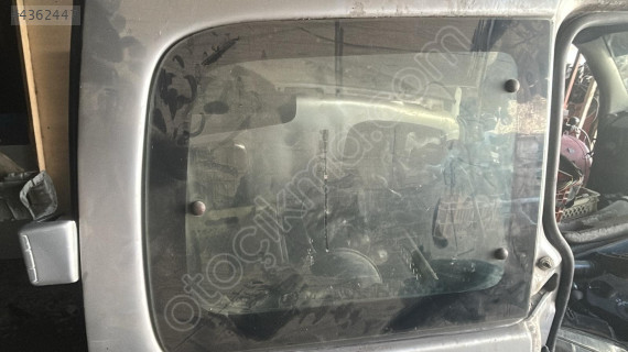 Peugeot partner sağ arka çamurluk cam 2000 model