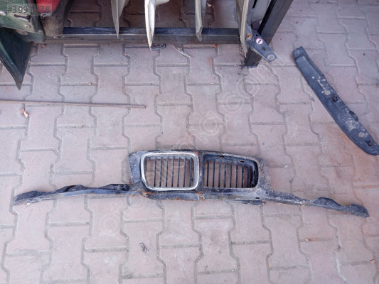 BMW E34 ön panjur