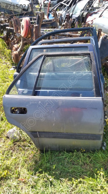Toyota corona sağ arka kapı çıkma