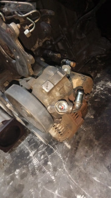 Peugeot partner 1.9 direksiyon pompasi