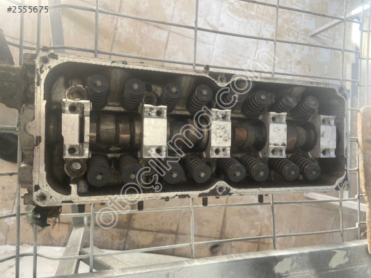 Mitsubishi colt silindir kapağı
