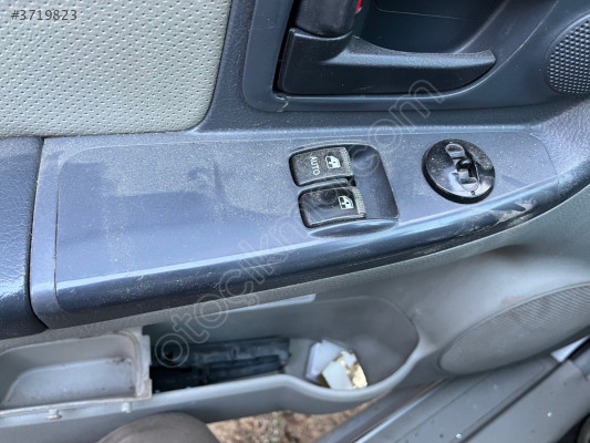KIA CERATO SOL ÖN KAPI CAM AÇMA DÜĞMESİ