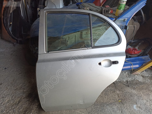 Nissan Micra İçin Çıkma Sol Arka Kapı Parçası