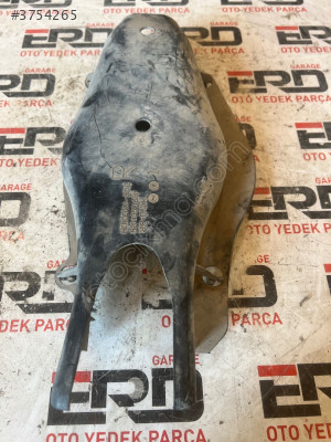 Mercedes-Benz C W204 Arka aks kolu plastik kapağı A2043521688
