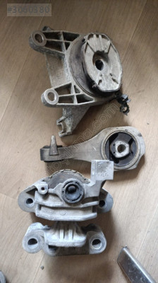 Lancia Delta çıkma motor kulakları