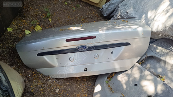 Ford focus 1 sedan Arka bagaj kapağı