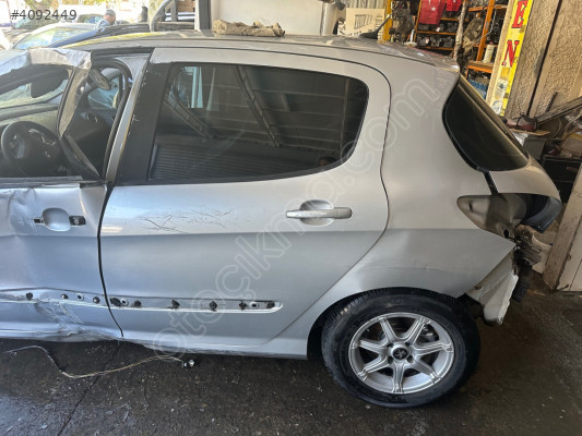 Peugeot 308 sol arka kapı çıkma