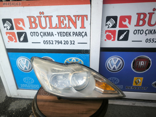 Ford Focus 2.5 sağ ön far orijinal çıkma